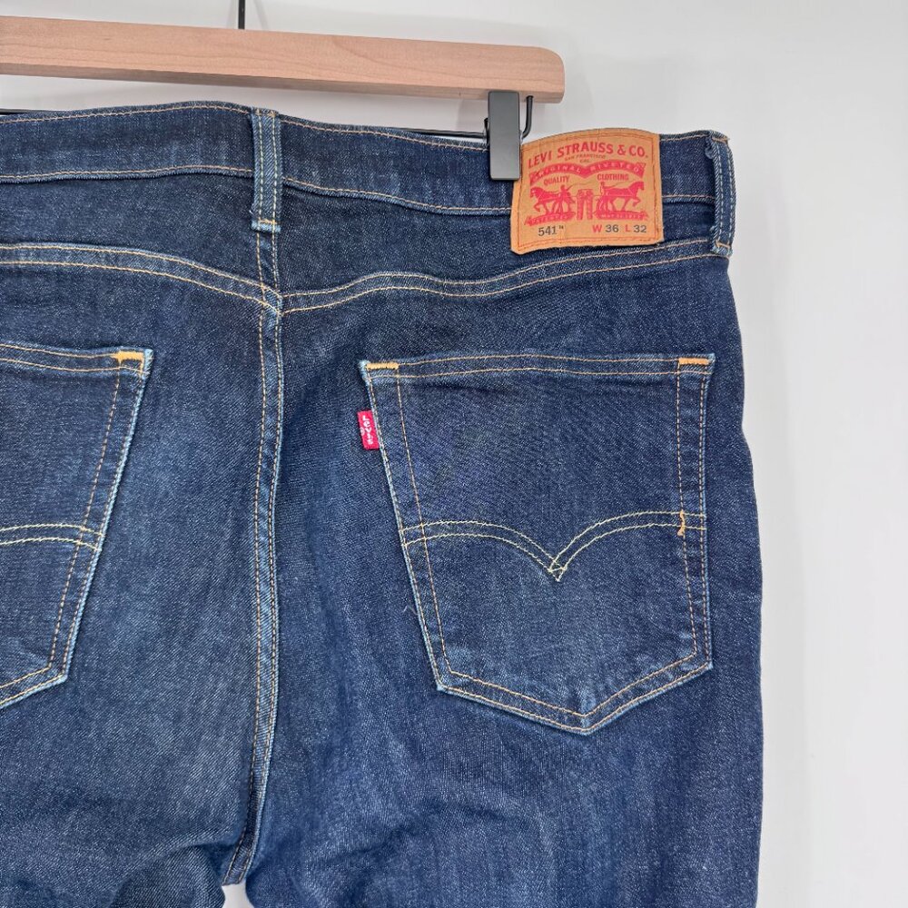 Levi’s 541 Men’s Athletic Taper Dark Wash Jeans 36x32 - Picture 11 of 15